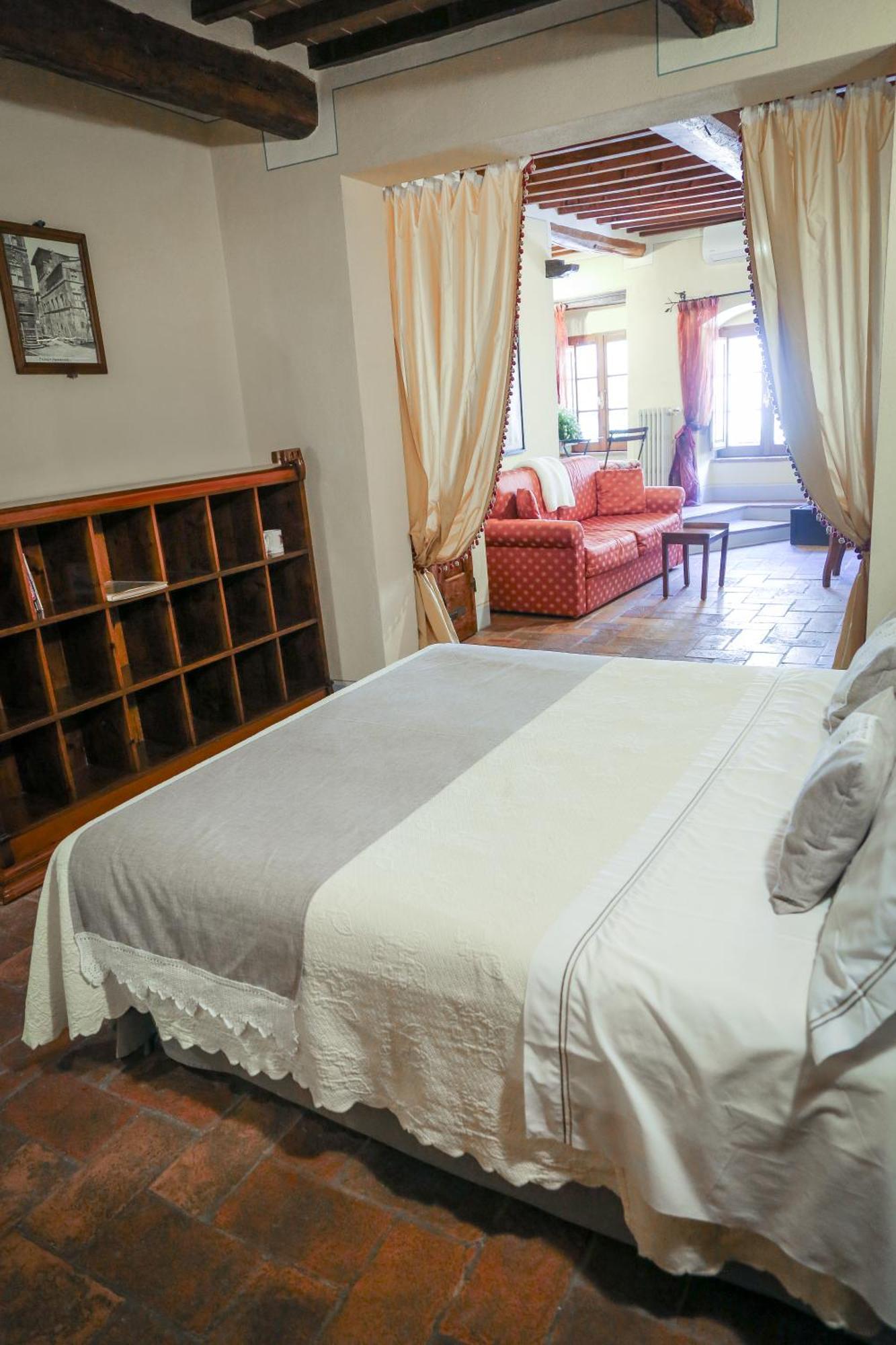 Pienzalettings "Suites" Luaran gambar